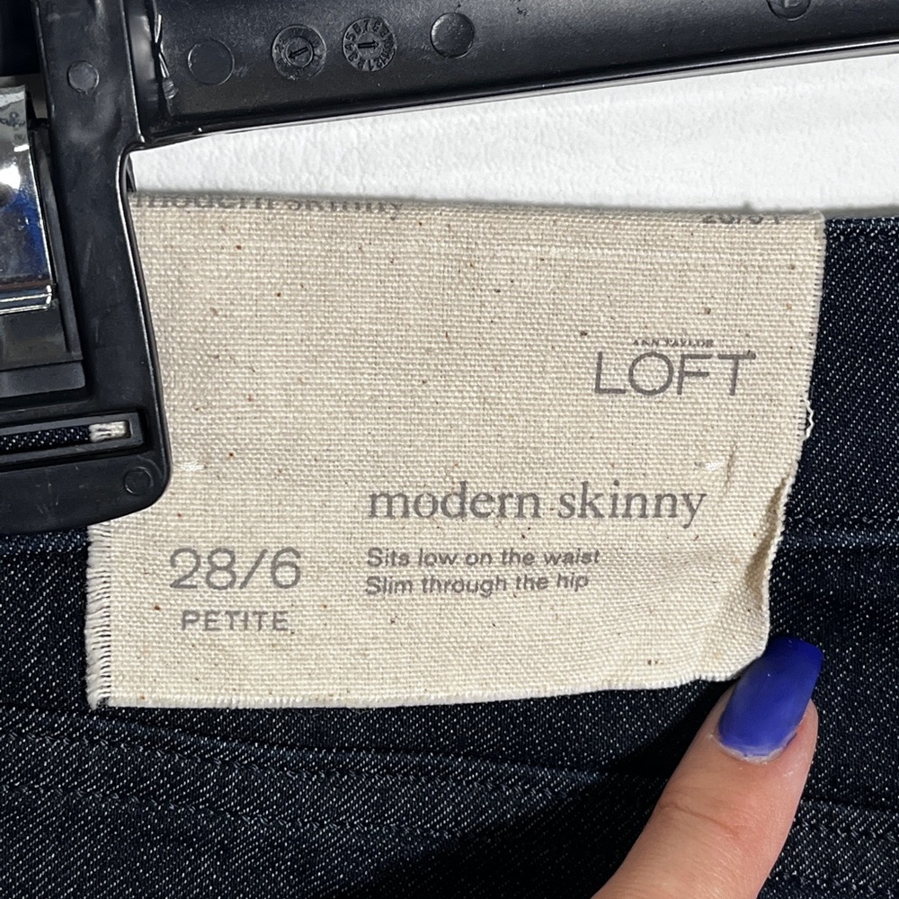LOFT Dark Blue Modern Skinny Jeans sz 28 / 6 NWT - Picture 5 of 11